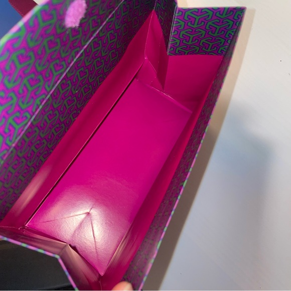 ⭐️FWP Tory Burch Gift Bag - see FWP offer below - Picture 5 of 10
